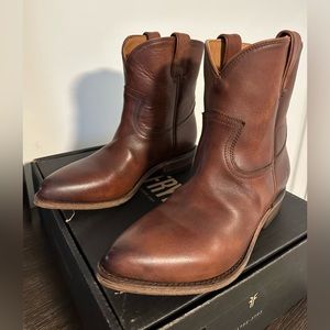 Frye Women’s Billy Short Boot NEW! NEVER WORN!